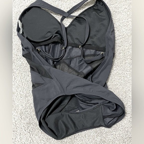 Bleu Rod Beattie Don't Mesh With Me V-Neck Mesh One Piece Swimsuit Black… - Picture 8 of 8